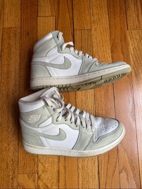 Jordan 1 Retro High OG
Seafoam